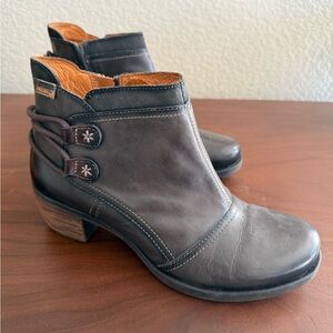 Beautiful Pikolinos brown leather boots